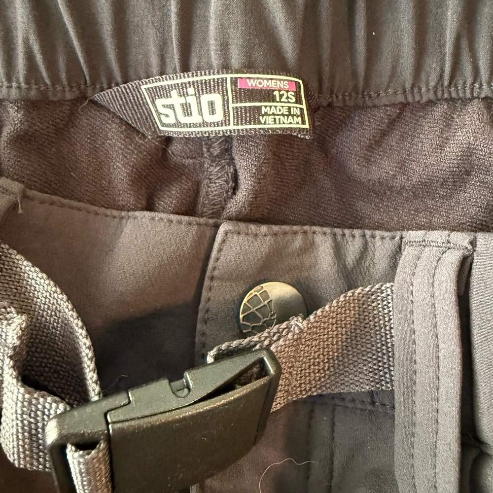 Stio Women’s pinedale pant, black, size 12 short - Picture 3 of 3